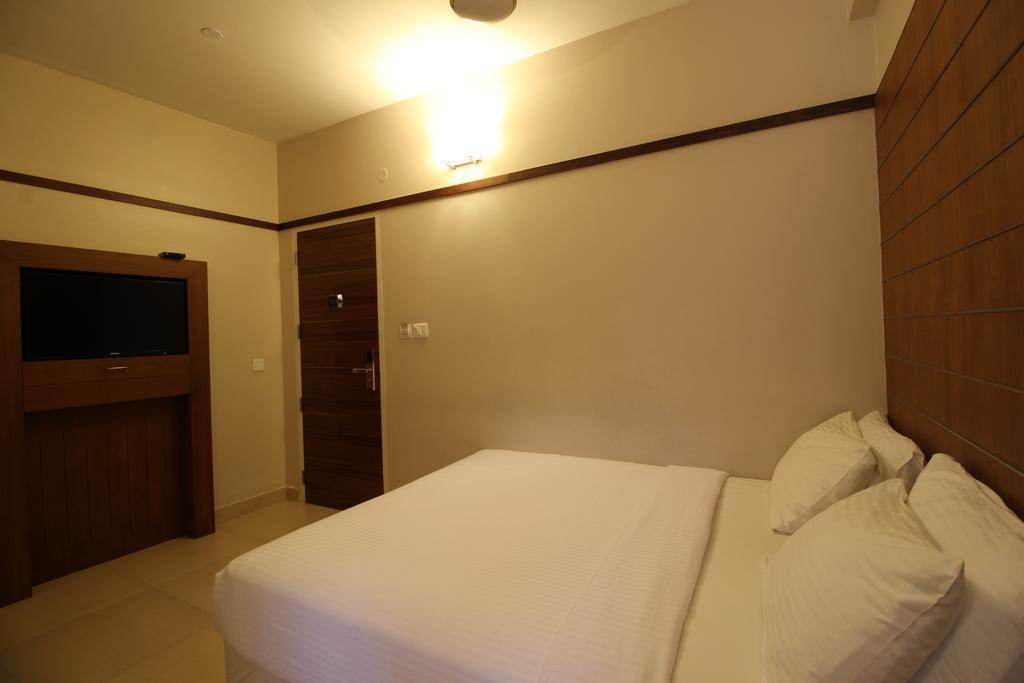 Srivar Hotels Guruvayur Exterior photo